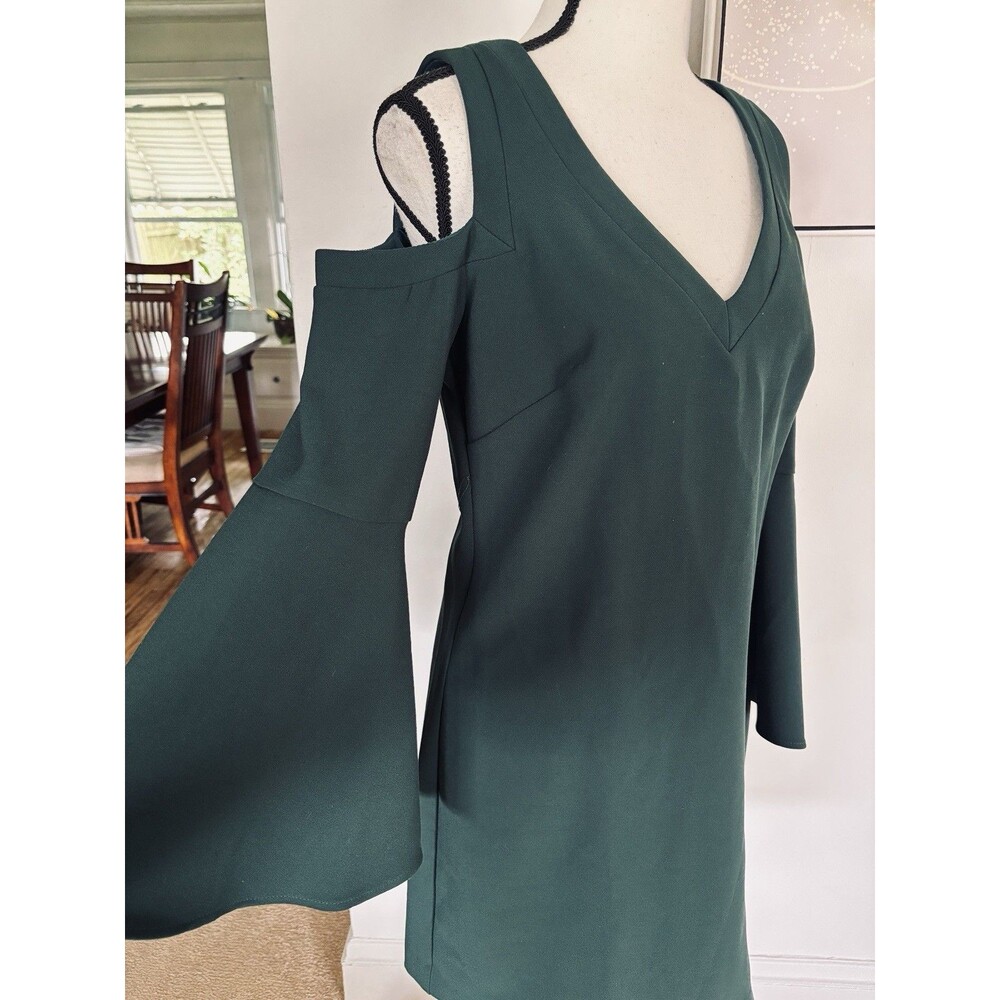 Trina Turk Cold Shoulder Bell Sleeve Dress Sz 6 Forest Green V-Neck